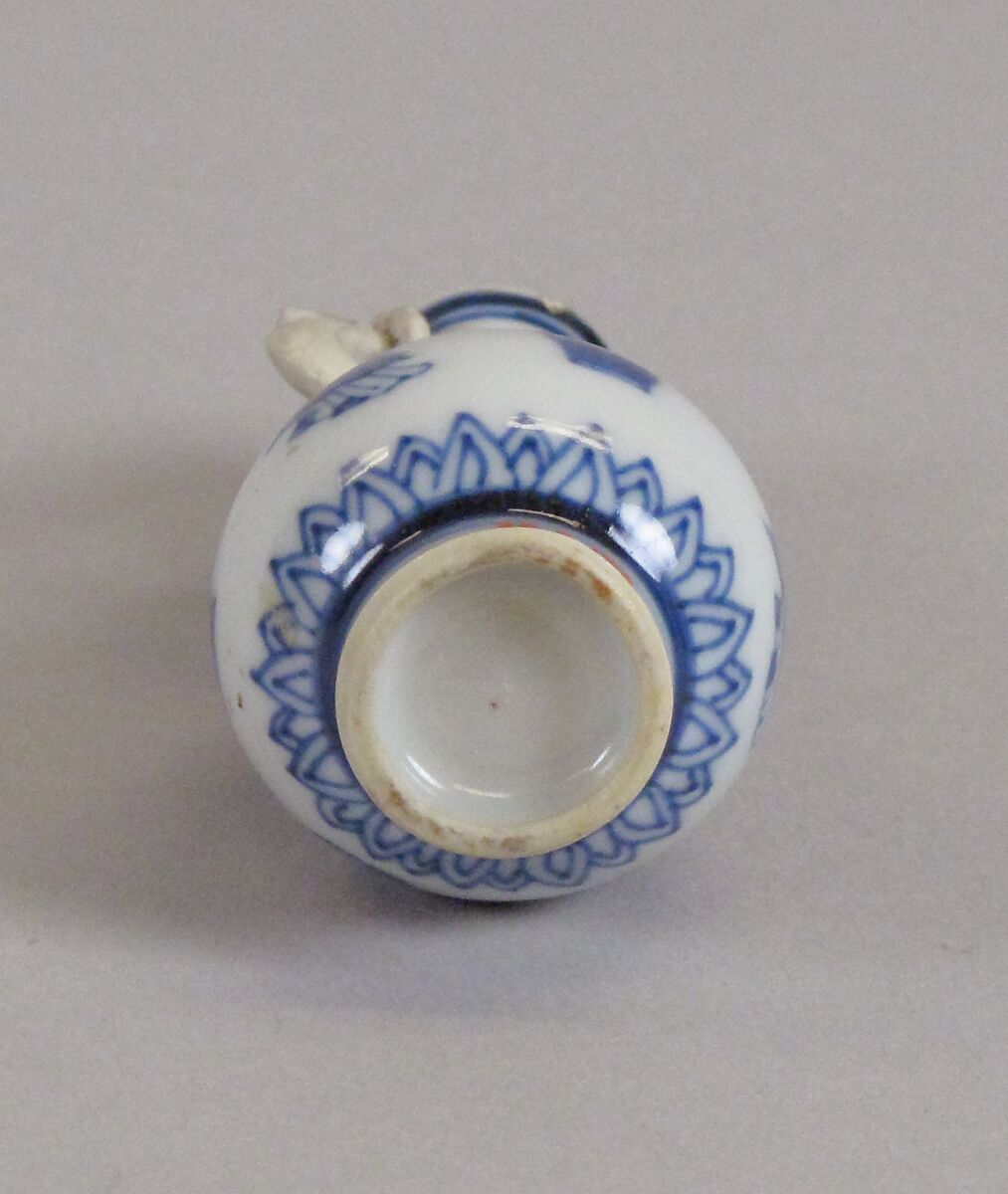 Vase, Porcelain painted in underglaze blue, China