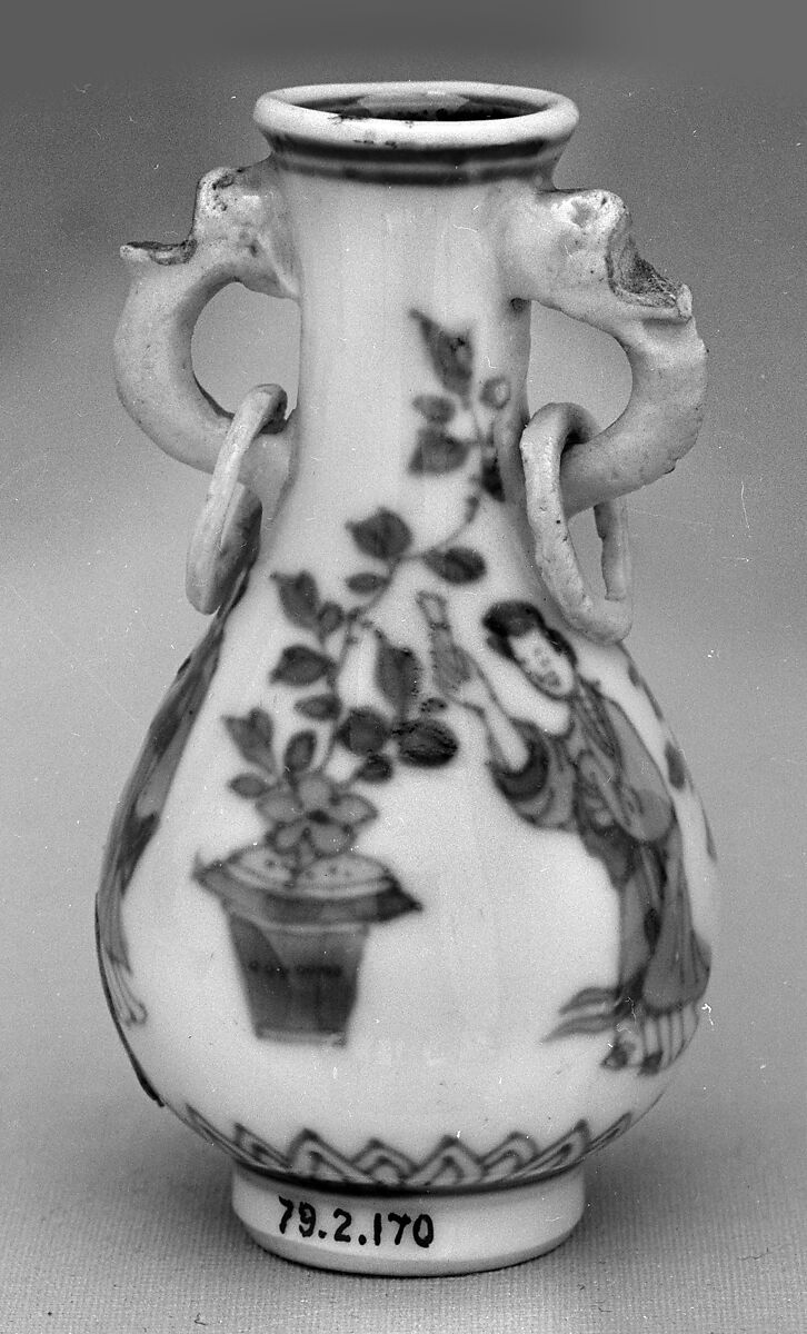 Vase, Porcelain painted in underglaze blue, China