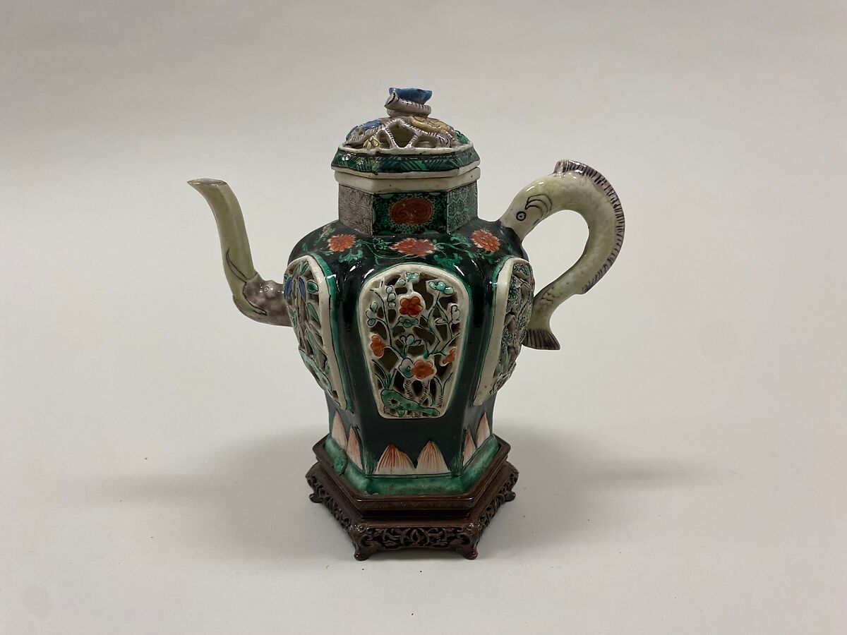 Wine Pot, Porcelain decorated with green, red, blue, and black enamels on the biscuit; some gilding on lid, China 