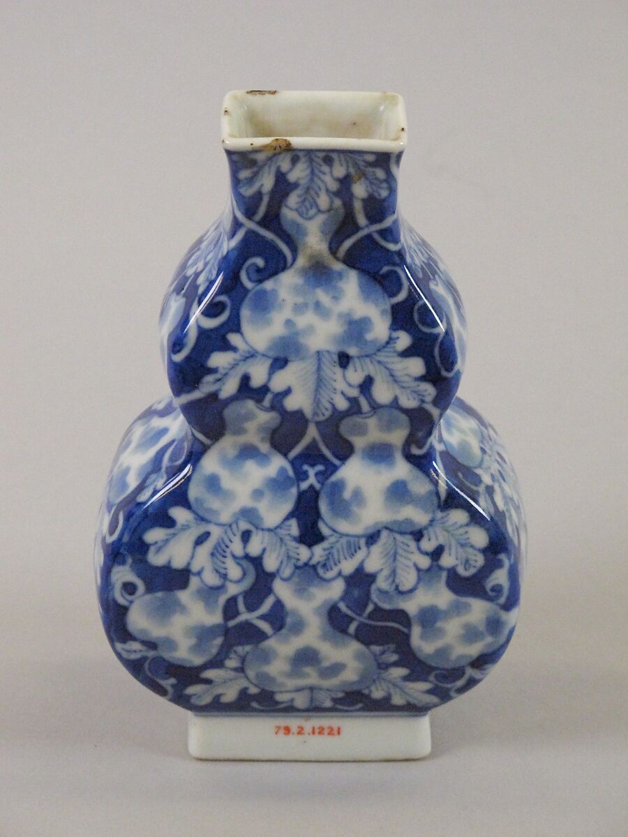 Double gourd vase, Porcelain painted in underglaze cobalt blue (Jingdezhen ware), China 