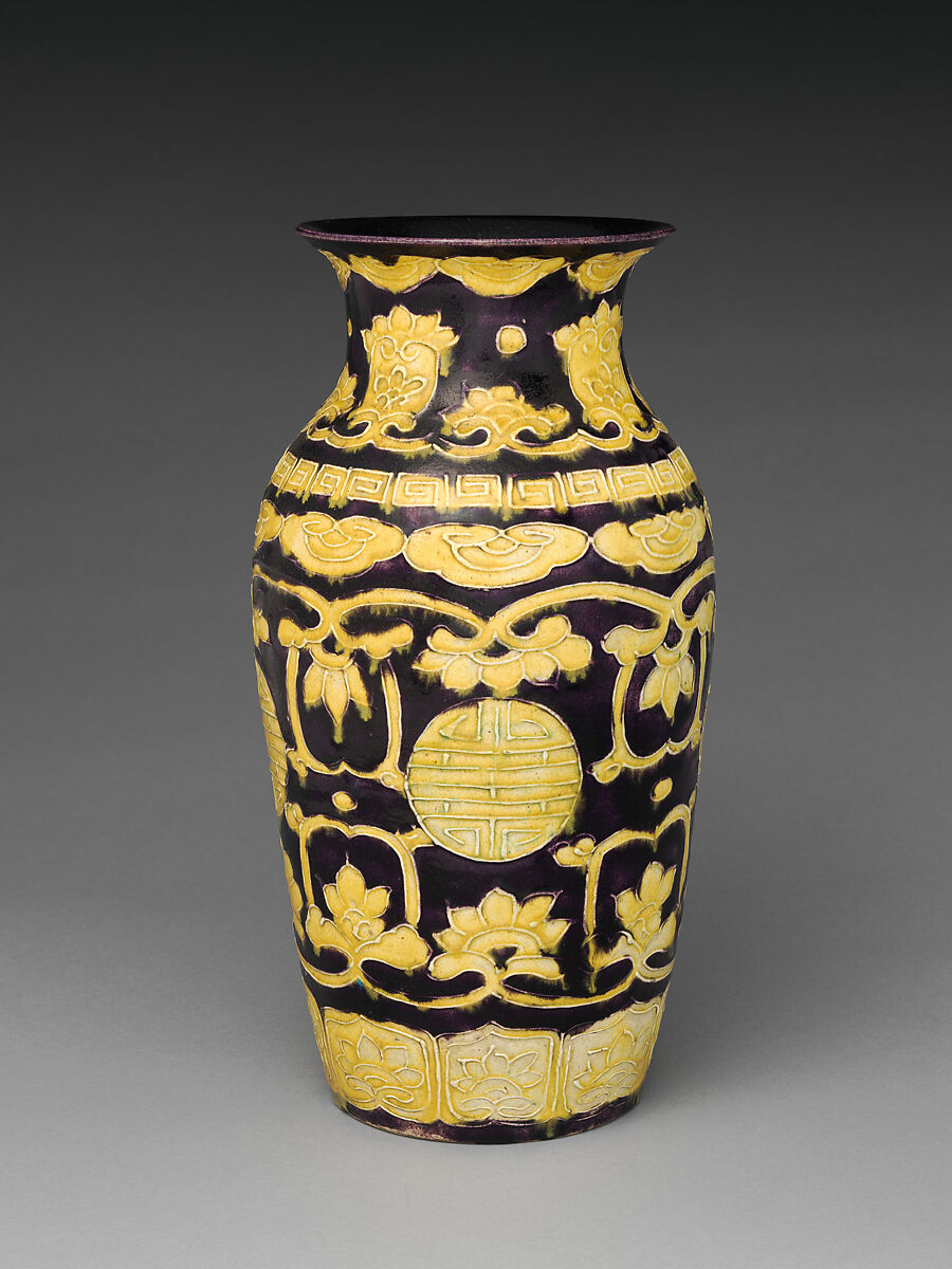 Jar, Bukkadō (Japanese), Porcelain decorated in the paste (Kairakuen ware), Japan 