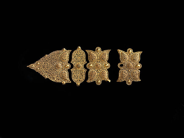 Gold Ensemble for the Head or Neck, Gold filigree, wire, granulation, strips, beads, and sheet, Fatimid 