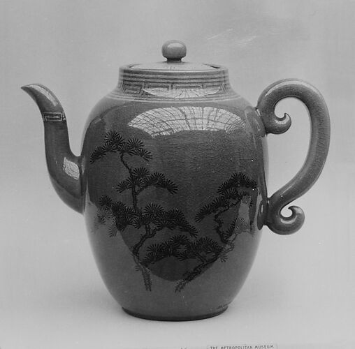 Wine pot with cover