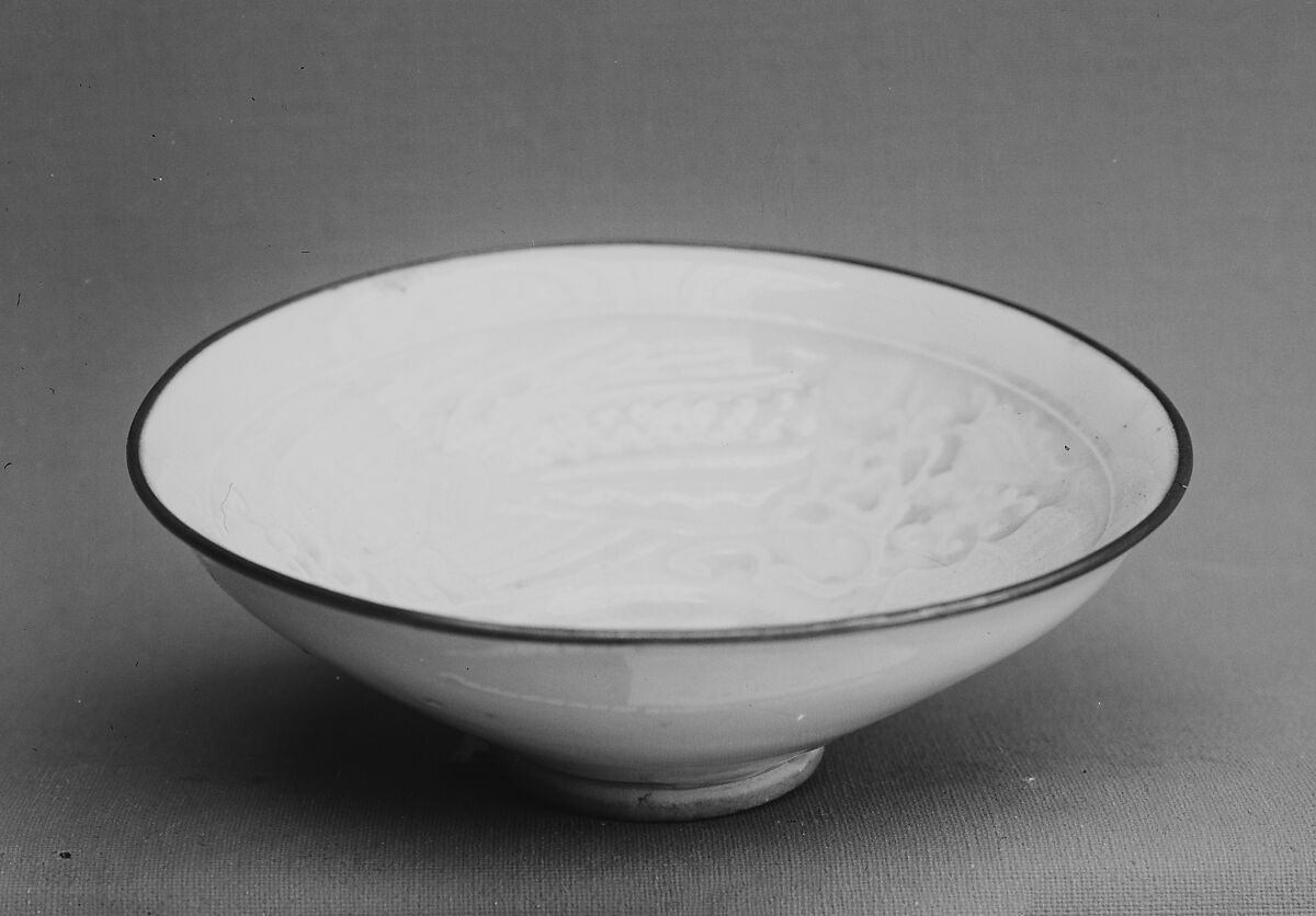Sacrificial Bowl, Eiraku Hozen (Japanese, 1795–1854), White porcelain; reproduction of Chinese Song, Dingyao bowl (Kairakuen ware), Japan 
