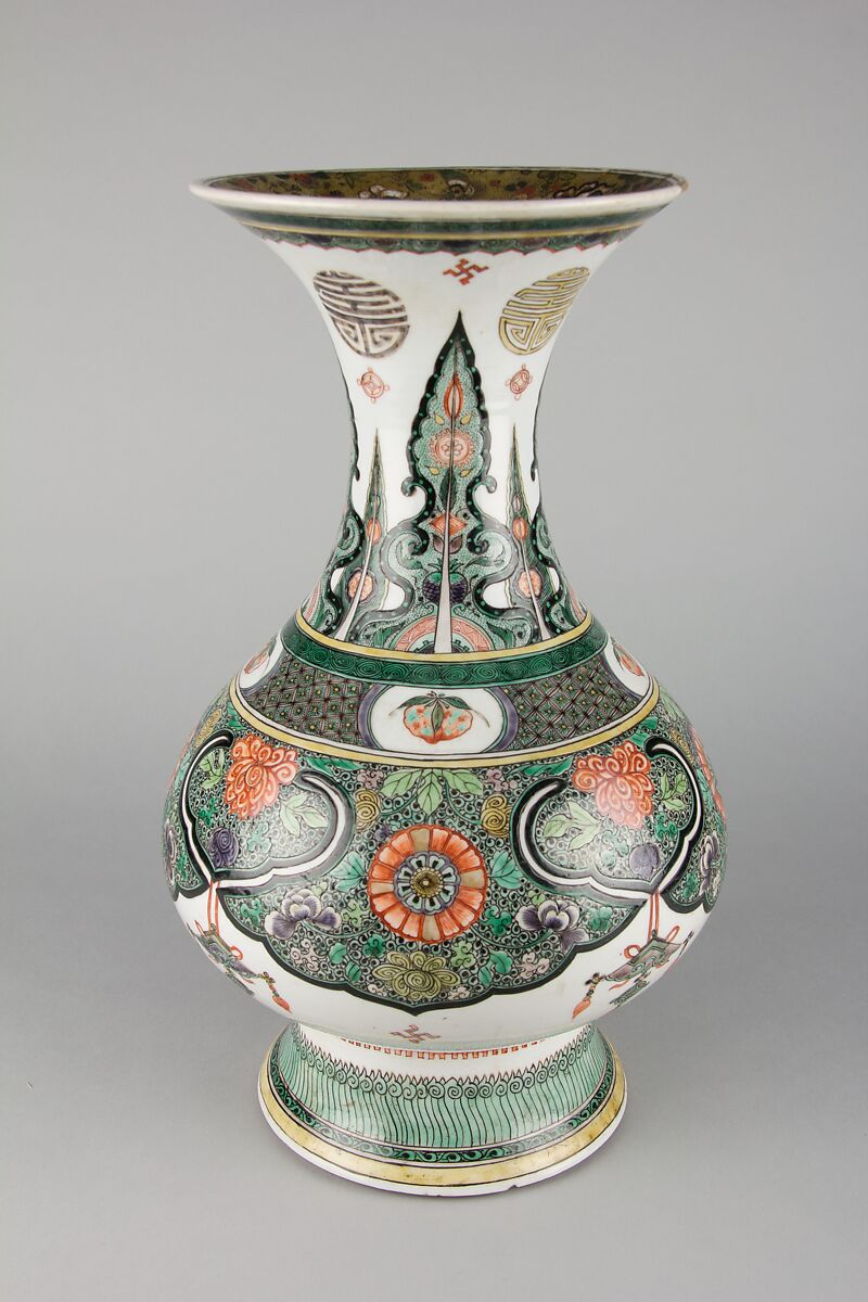 Vase with floral patterns, Porcelain painted in overglaze polychrome enamels (Jingdezhen ware), China