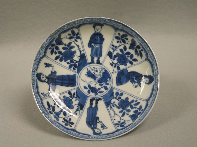 Saucer with women and flowers