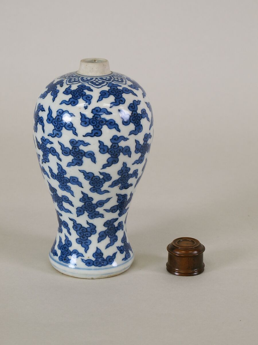 Vase with clouds, Porcelain painted with underglaze blue, China
