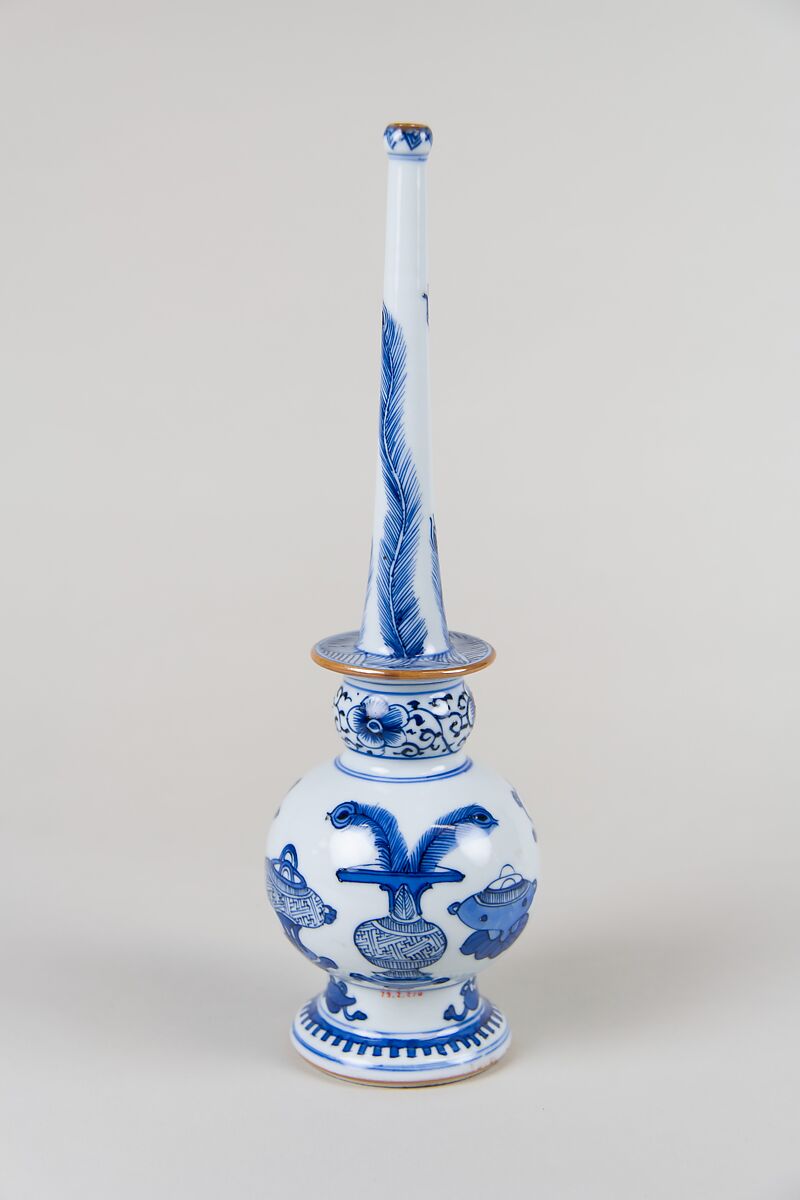 Rosewater Sprinkler, Porcelain painted in underglaze blue, China