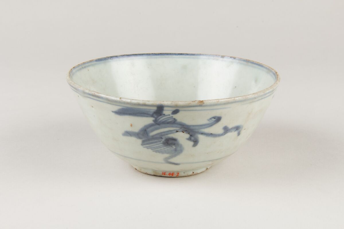 Bowl with dragon, "Porcelain painted in underglaze cobalt blue (Jingdezhen ware), China