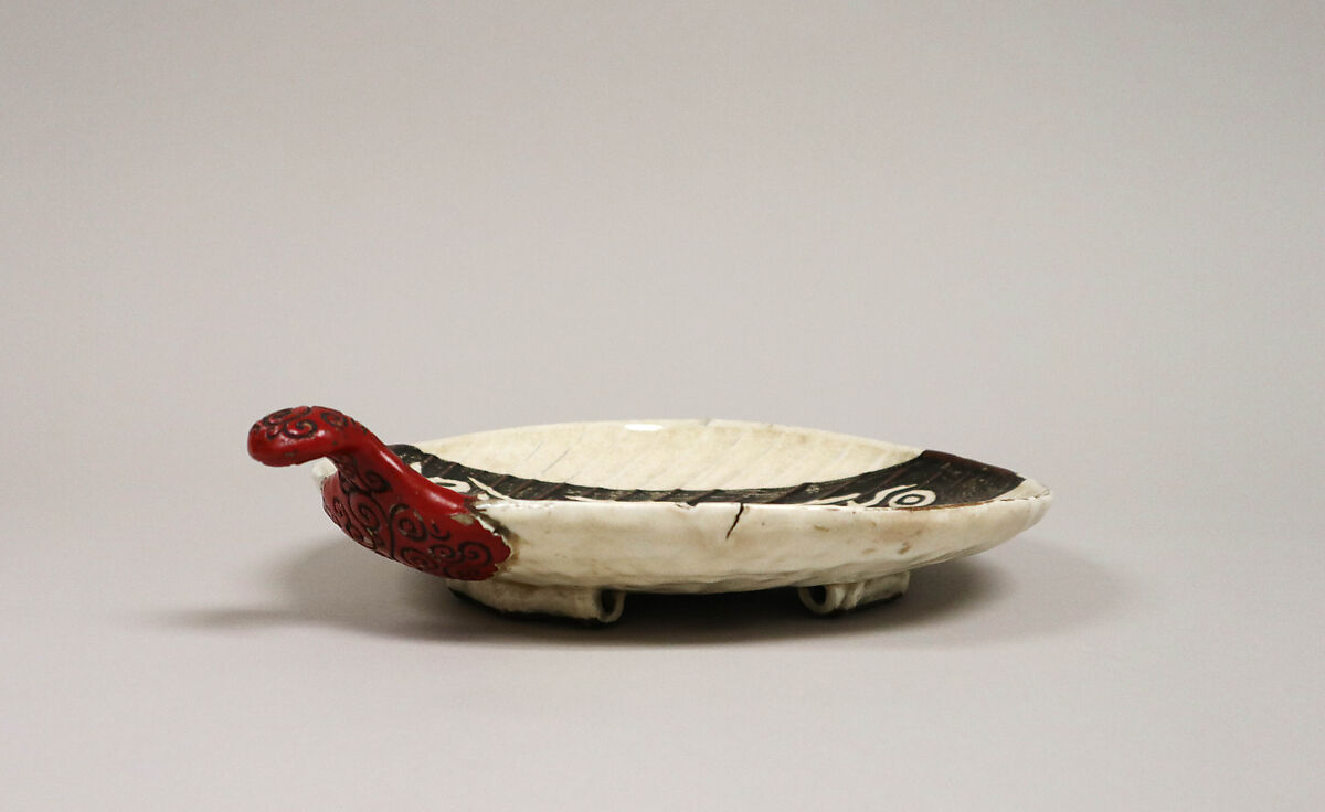 Dish, Pottery covered crackled glaze and decorations; handle of imitation lacquer (Kyoto ware), Japan