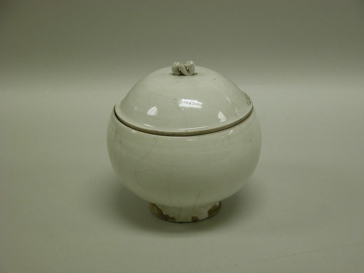 Covered bowl, Stoneware with white slip (Cizhou ware), China 