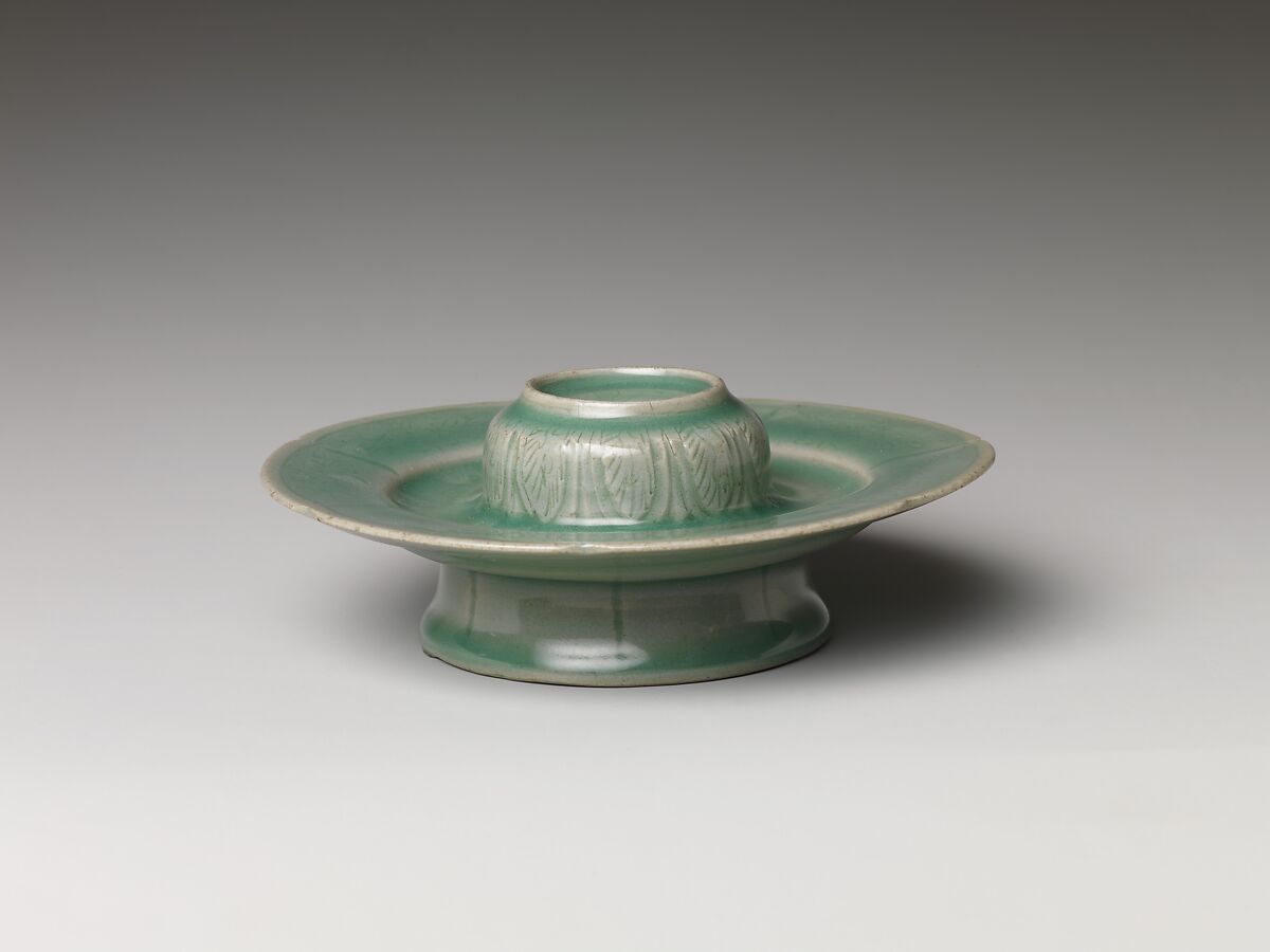 Stand, Stoneware with incised decoration of lotus petals under celadon glaze, Korea 