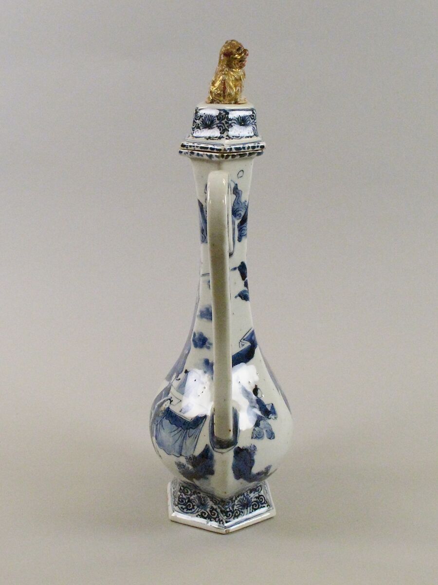 Covered ewer with figures in a garden, Pocelain painted in underglaze cobalt blue (Jingdezhen ware), China