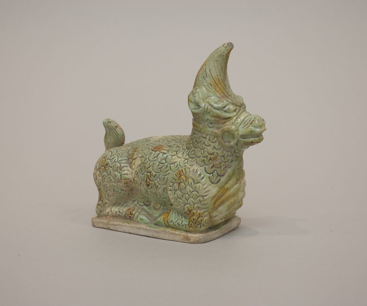 Recumbent mythical beast, Stoneware with green glaze, China 