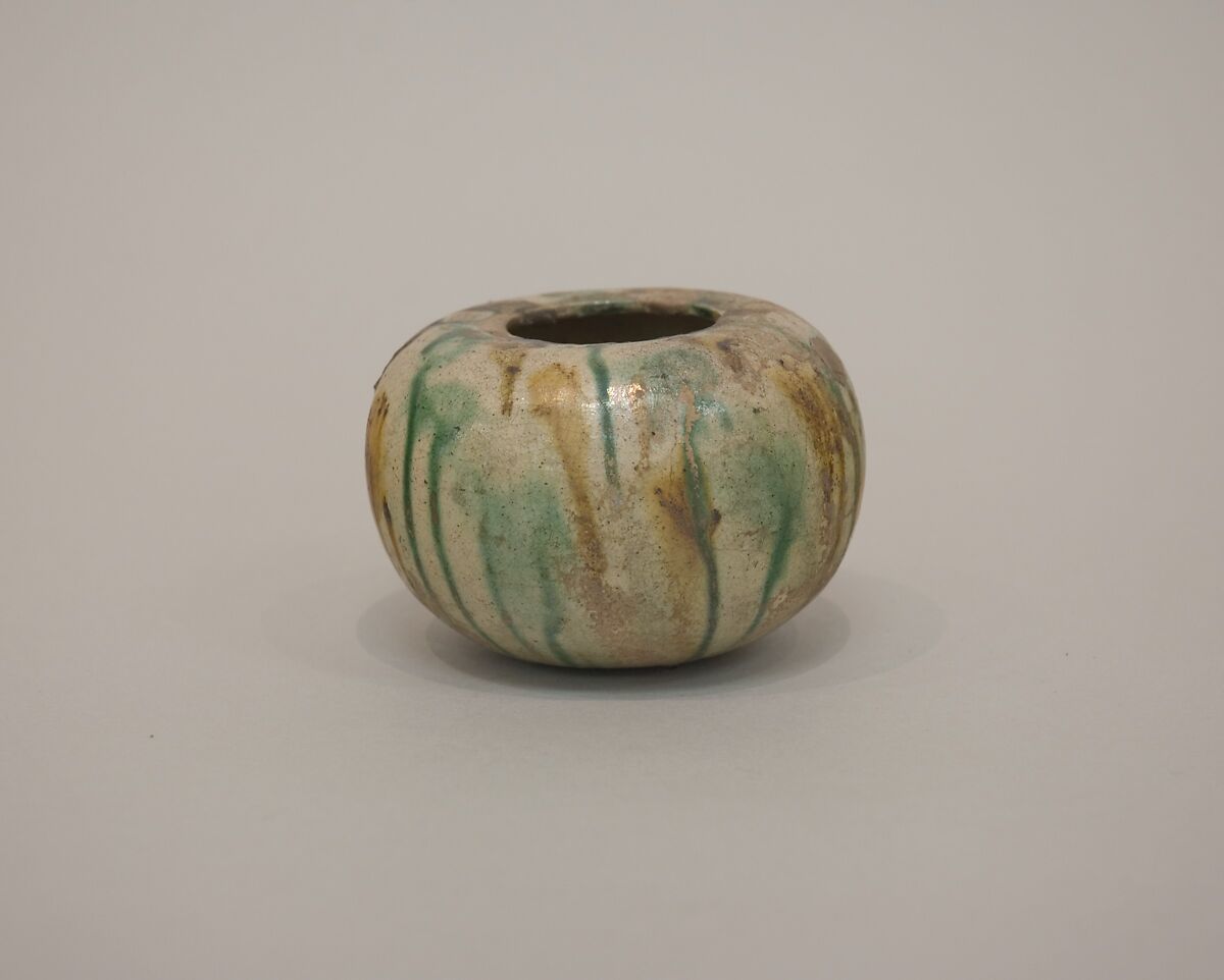 Miniature alms bowl, Earthenware with polychrome glaze (Sancai ware), China 