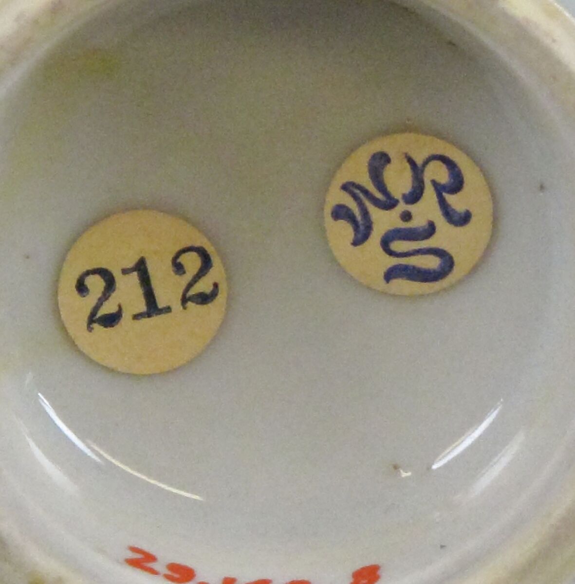 Bottle with floral scrolls, Porcelain painted in underglaze cobalt blue (Jingdezhen ware), China