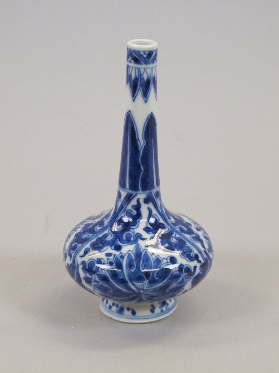 Bottle with floral scrolls, Porcelain painted in underglaze cobalt blue (Jingdezhen ware), China