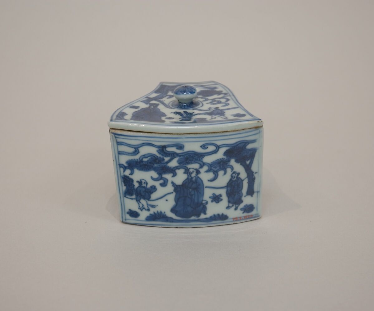 Covered box with figures in garden, Porcelain painted in underglaze cobalt blue (Jingdezhen ware), China