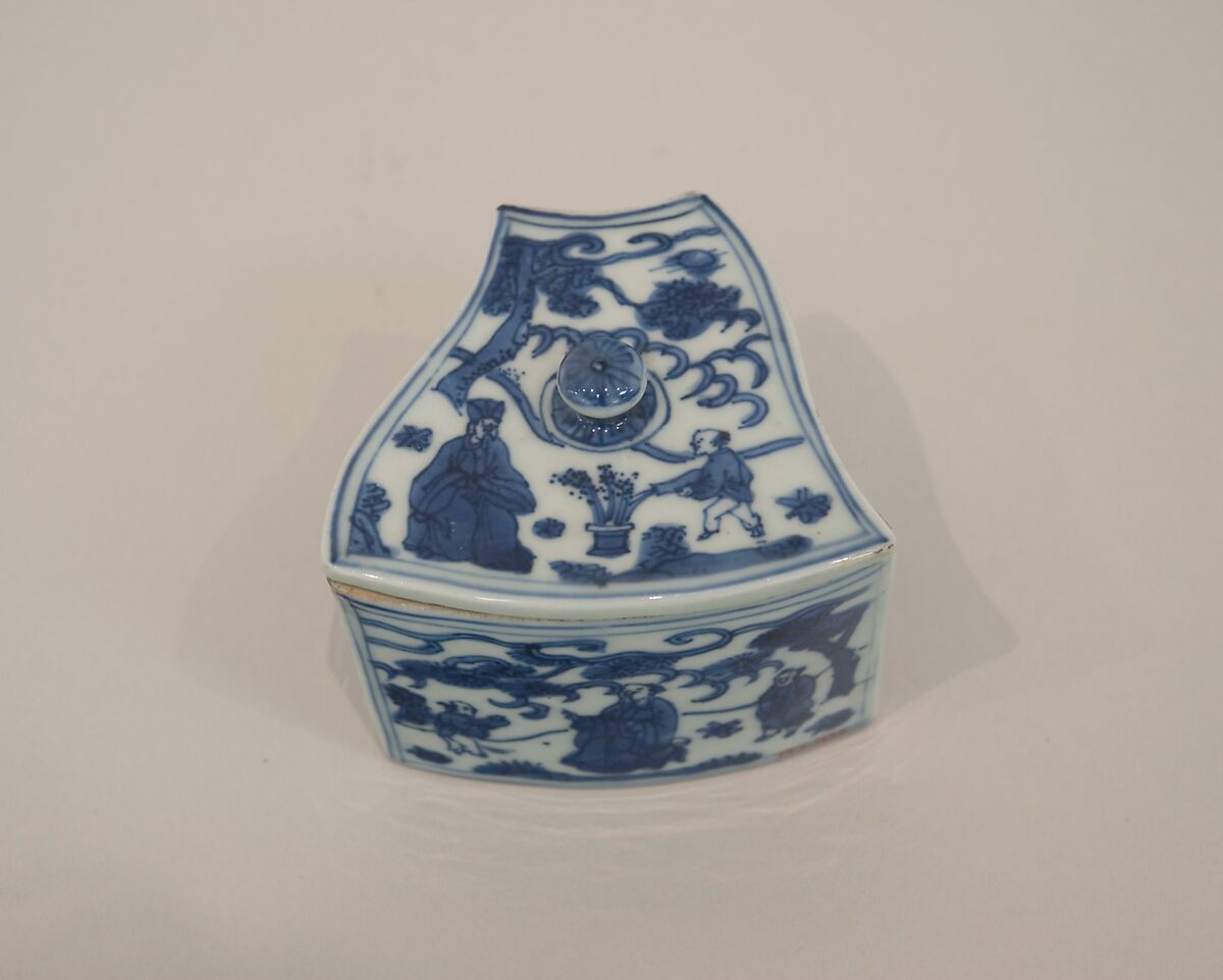 Covered box with figures in garden, Porcelain painted in underglaze cobalt blue (Jingdezhen ware), China