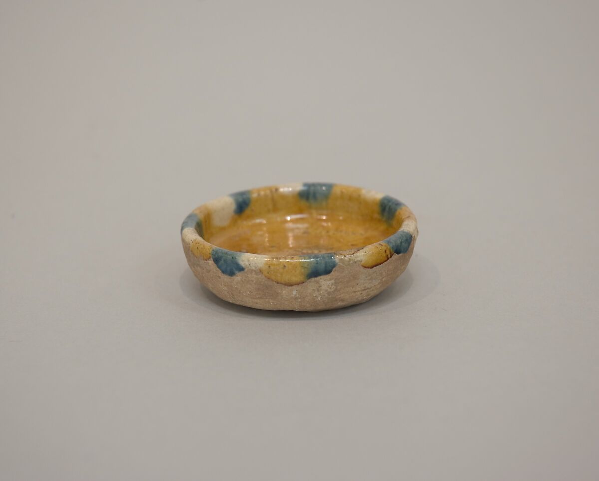 Minature dish, Earthenware with polychrome glaze (Sancai ware), China 