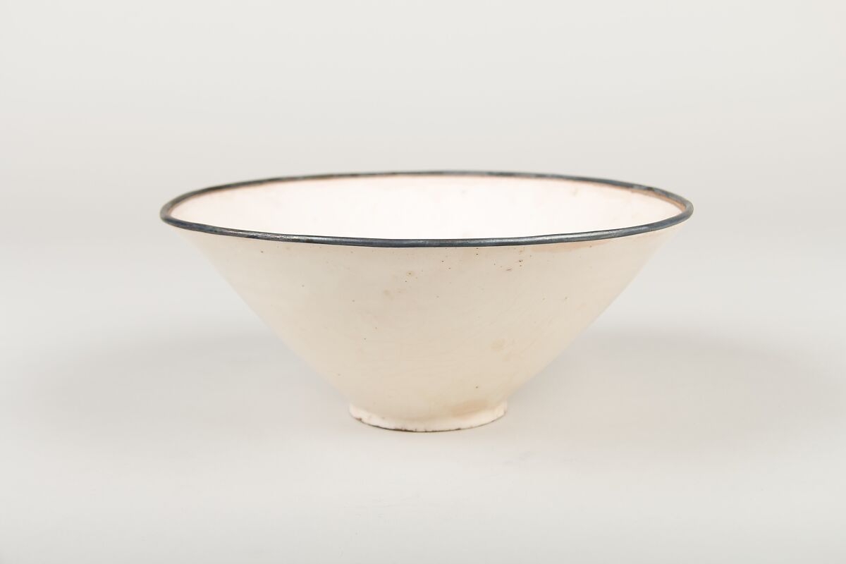 Bowl with floral patterns, Porcelain with mold-impressed decoration (Ding-type ware), China 