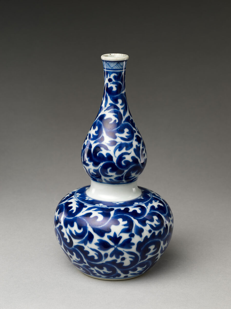 Double gourd bottle, Porcelain decorated in underglaze blue, China 