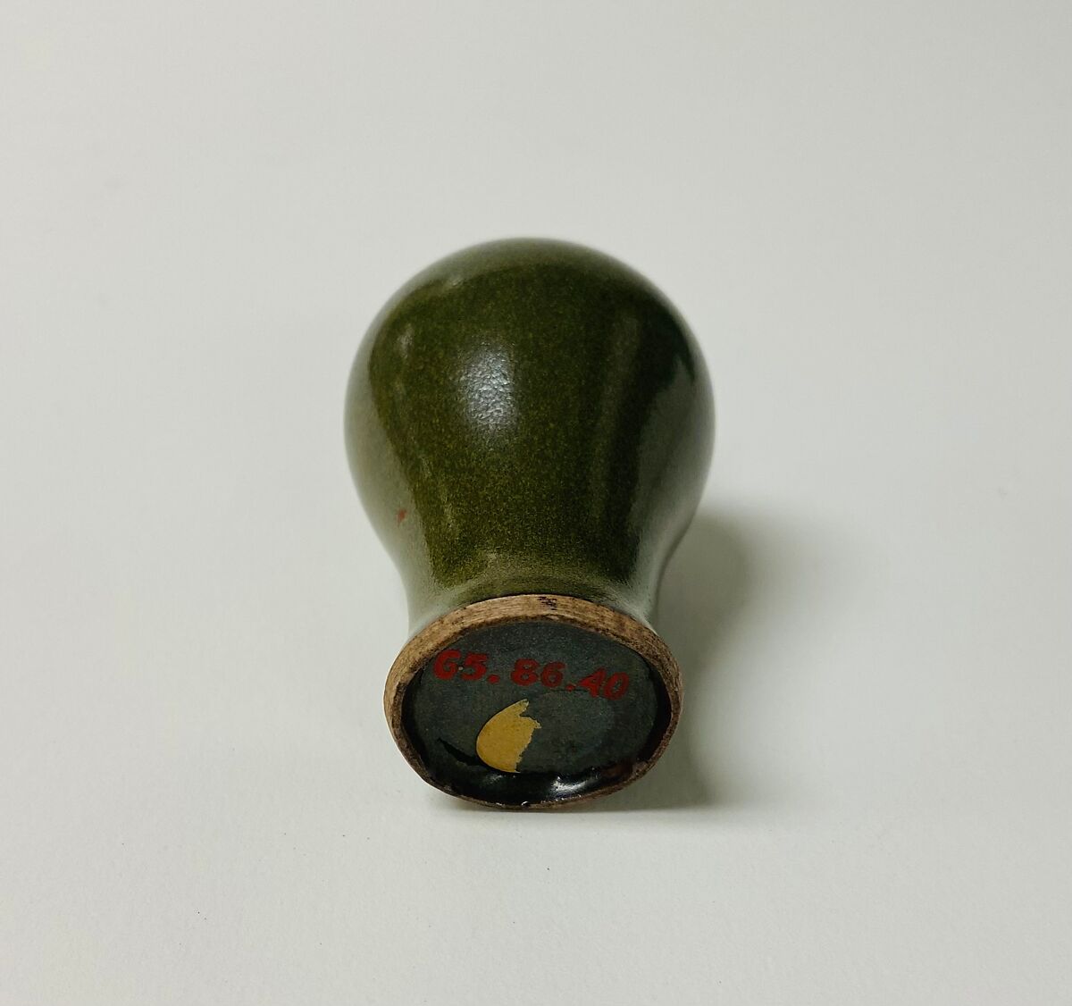 Miniature meiping vase, Porcelain with crackled green glaze (Jingdezhen ware), China