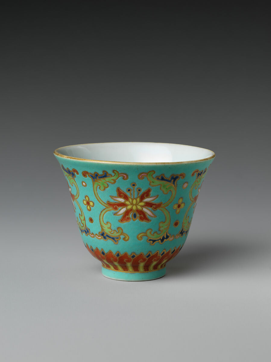 Cup with floral scrolls, Porcelain painted in overglaze polychrome enamels and gold (Jingdezhen ware), China 