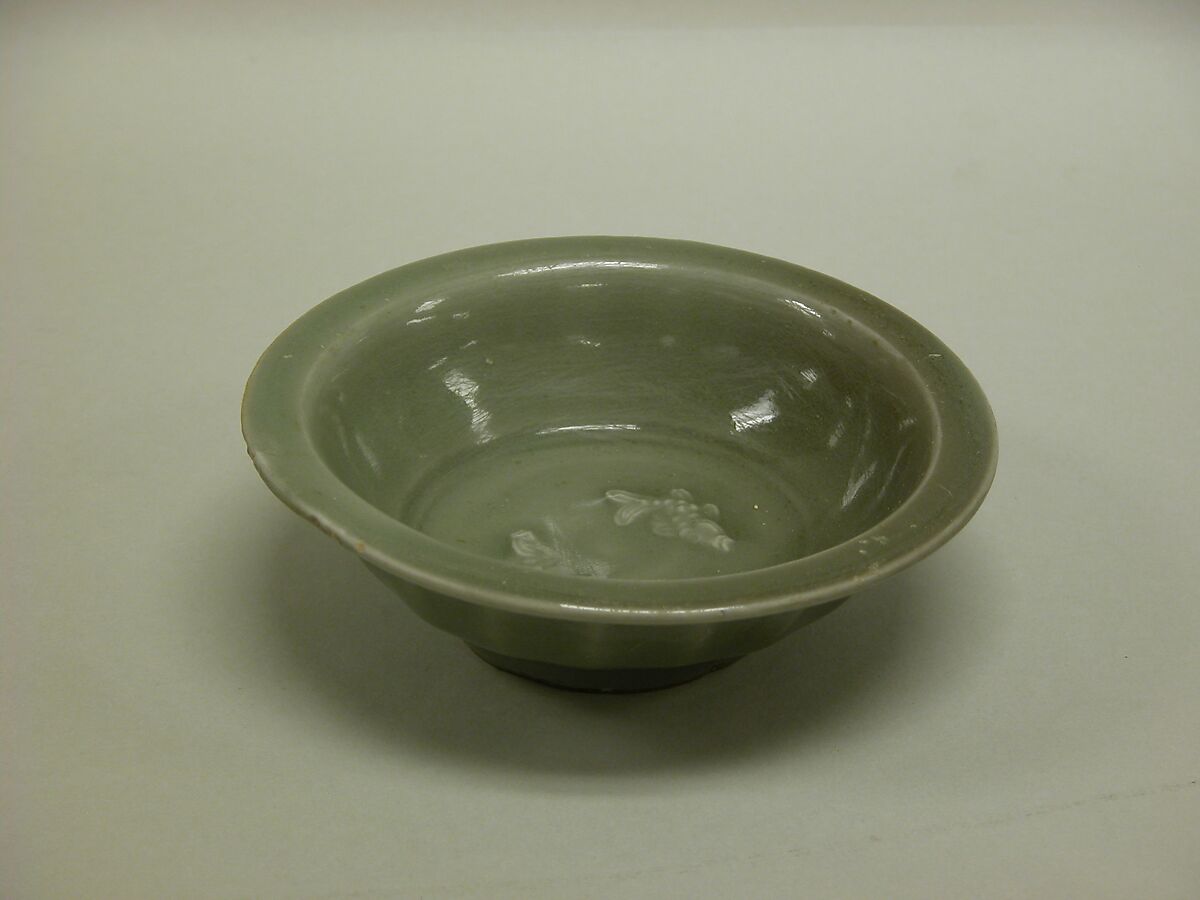 Dish with twin fish, Stoneware with celadon glaze (Longquan ware), China 