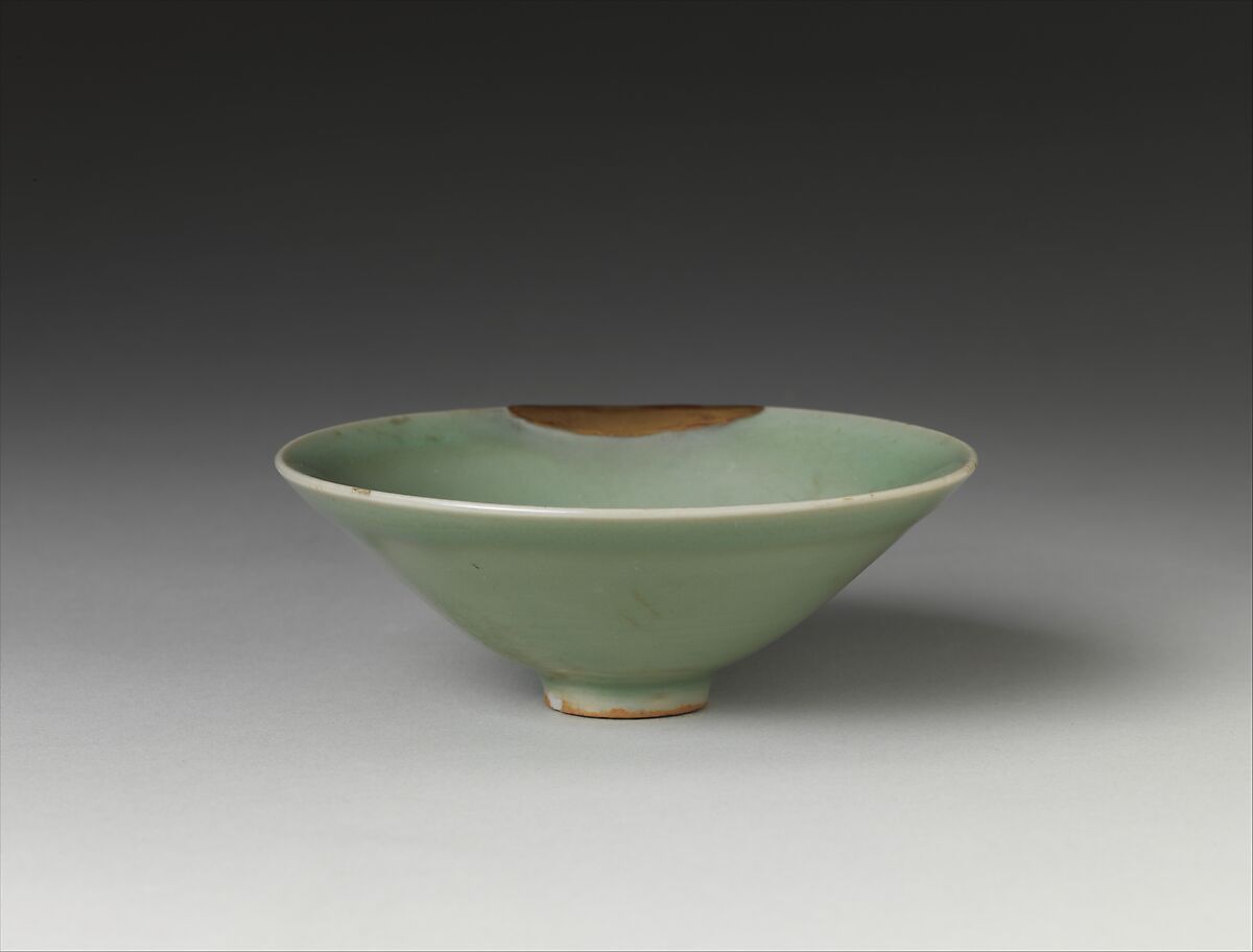 Tea bowl, Stoneware with celadon glaze (Longquan ware), gold lacquer repairs, China 