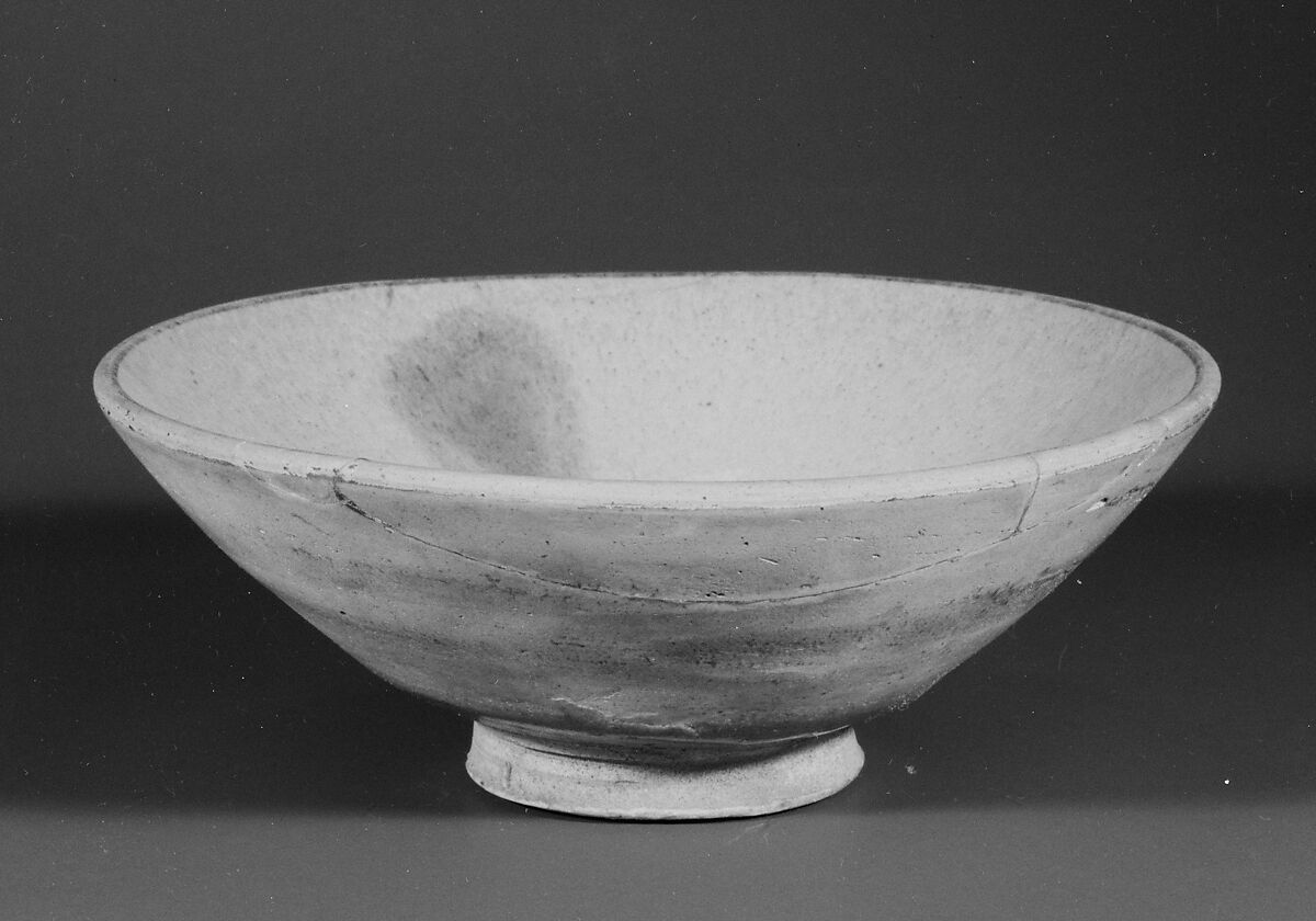 Bowl, Stoneware with light blue glaze (Jun ware), China 