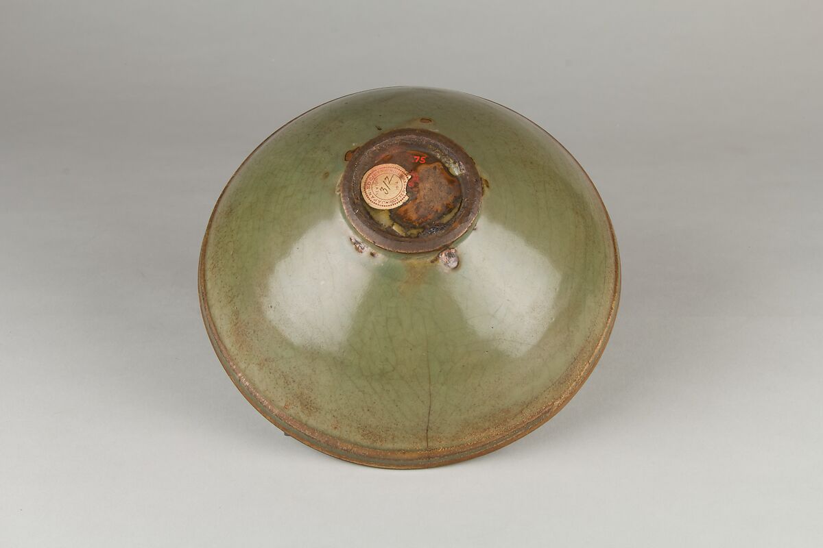 Bowl with lotus, Stoneware with incised decoration under celadon glaze (Yaozhou ware), China