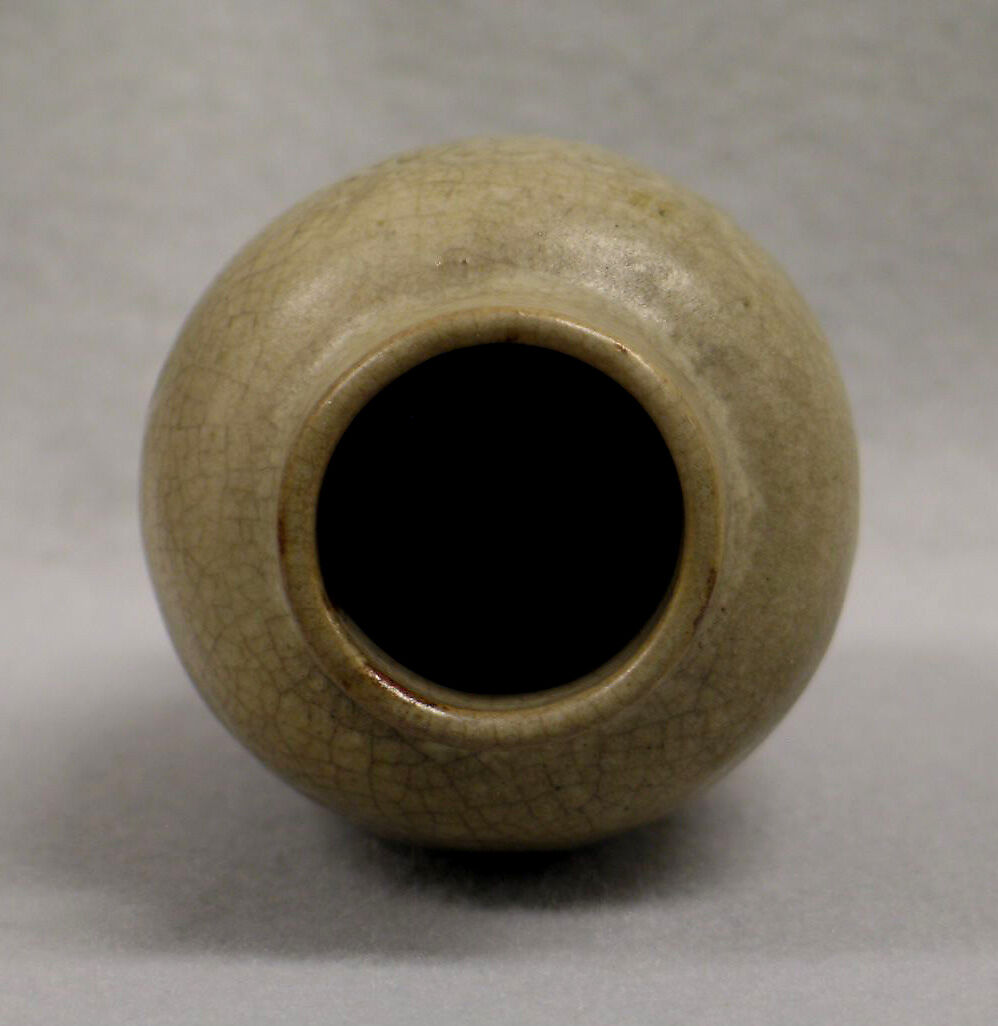 Jar with flowers, Stoneware with incised decoration under celadon glaze (Longquan ware), China