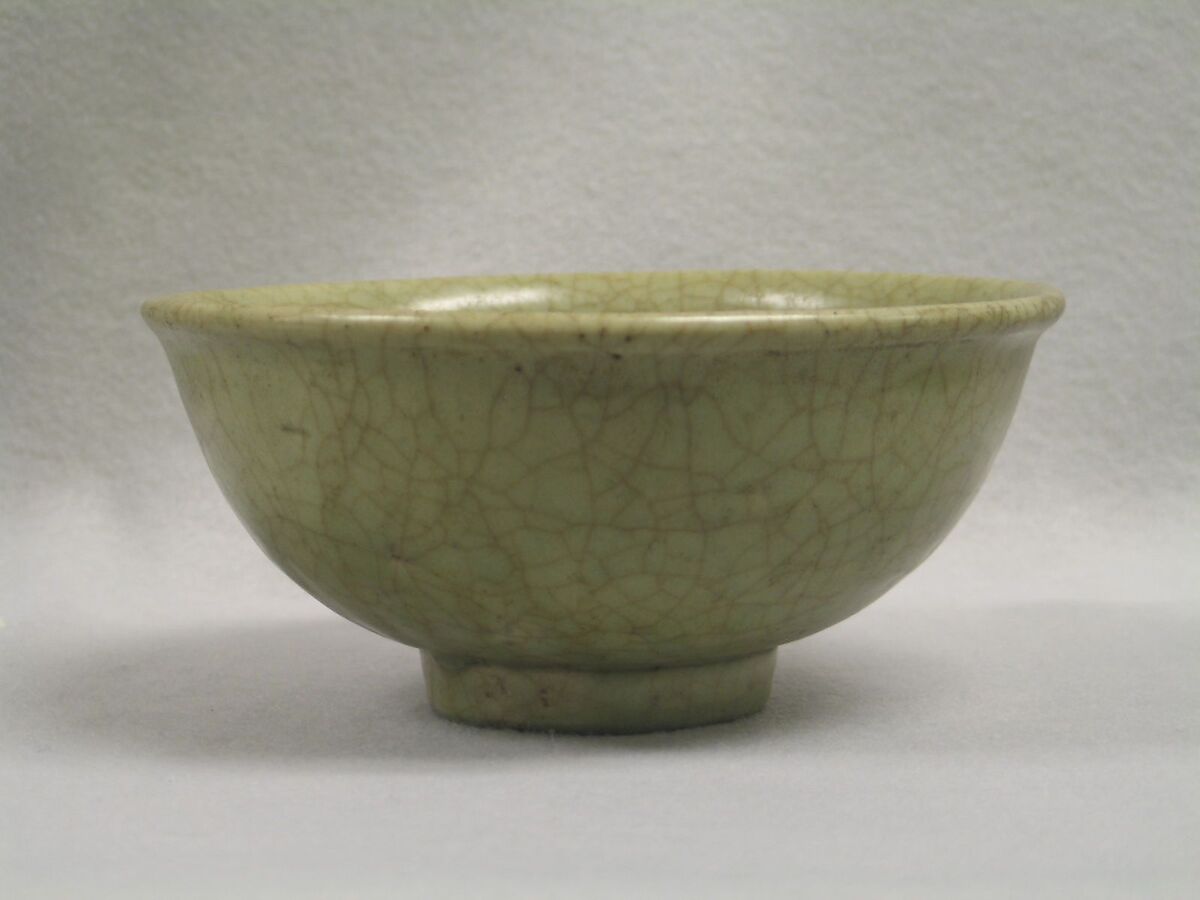 Bowl, Stoneware with incised decoration under celadon glaze (Longquan ware), China 