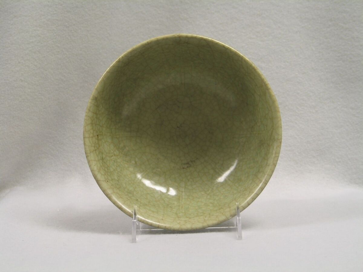 Bowl, Stoneware with incised decoration under celadon glaze (Longquan ware), China