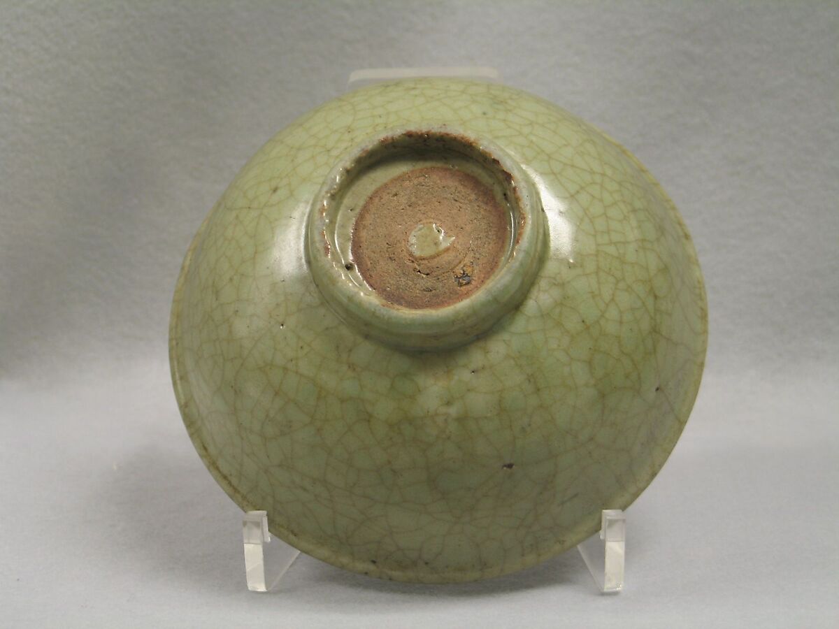 Bowl, Stoneware with incised decoration under celadon glaze (Longquan ware), China