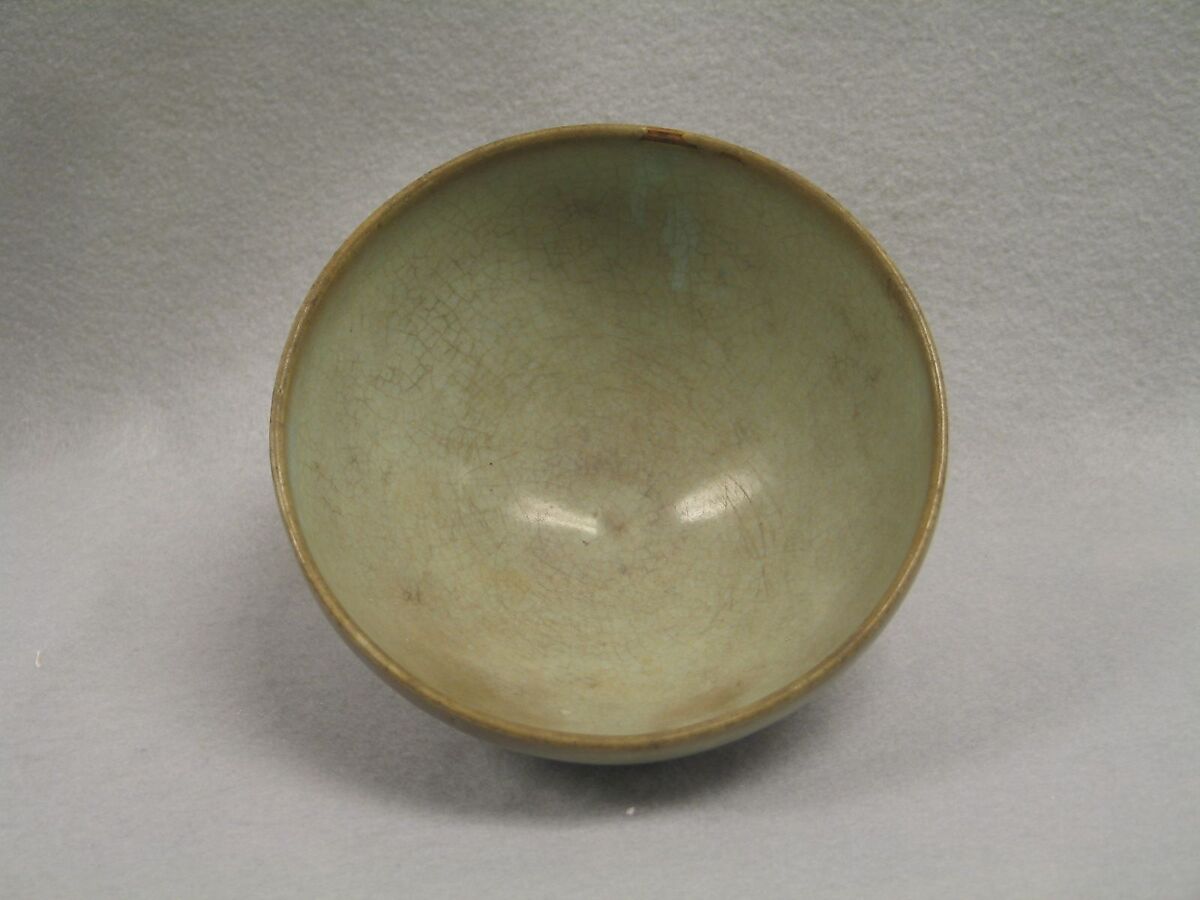 Bowl, Stoneware with light blue glaze (Jun ware), China