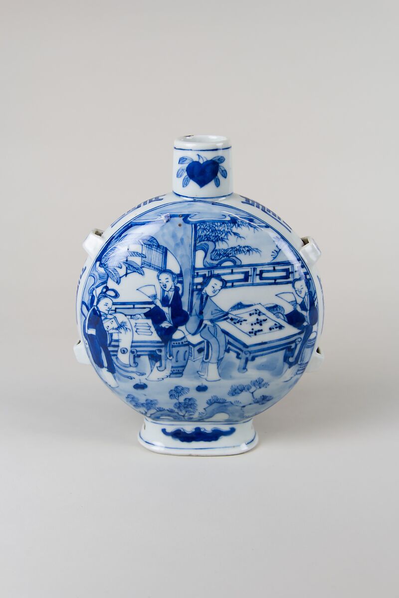 Pilgrim Bottle, Porcelain painted in underglaze blue, China 