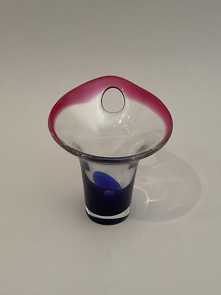 Vase, Viktor Berndt (Swedish, born 1919), Glass