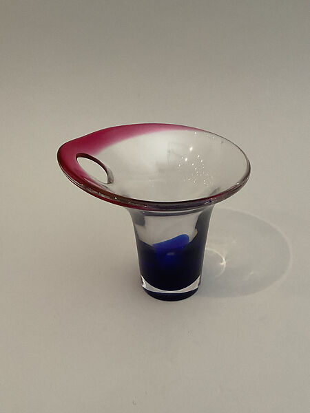 Vase, Viktor Berndt (Swedish, born 1919), Glass