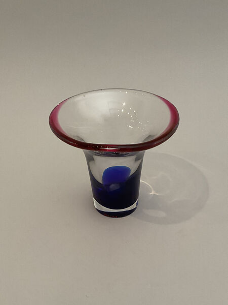 Vase, Viktor Berndt (Swedish, born 1919), Glass
