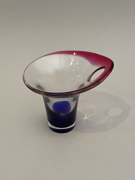 Vase, Viktor Berndt (Swedish, born 1919), Glass 