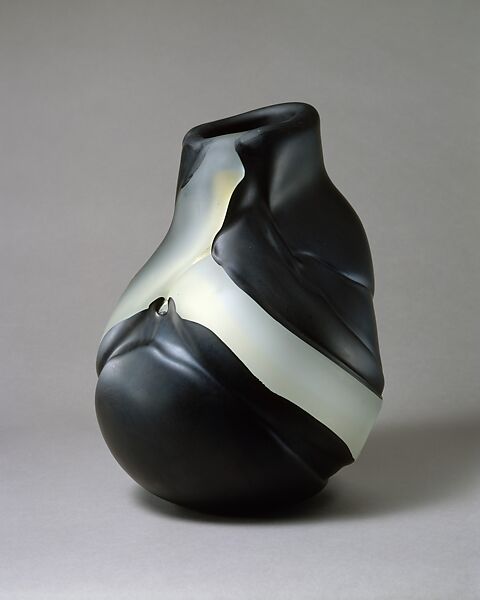 Vase, Hisatoshi Iwata (Japanese, 1925–1994), Glass, gilding 