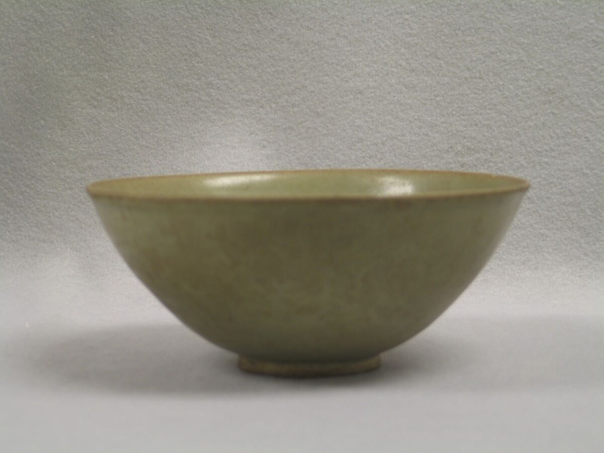 Bowl, Stoneware with green glaze, China 