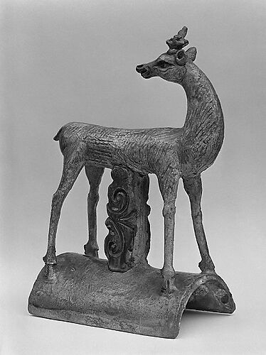 Roof tile with a figure of deer