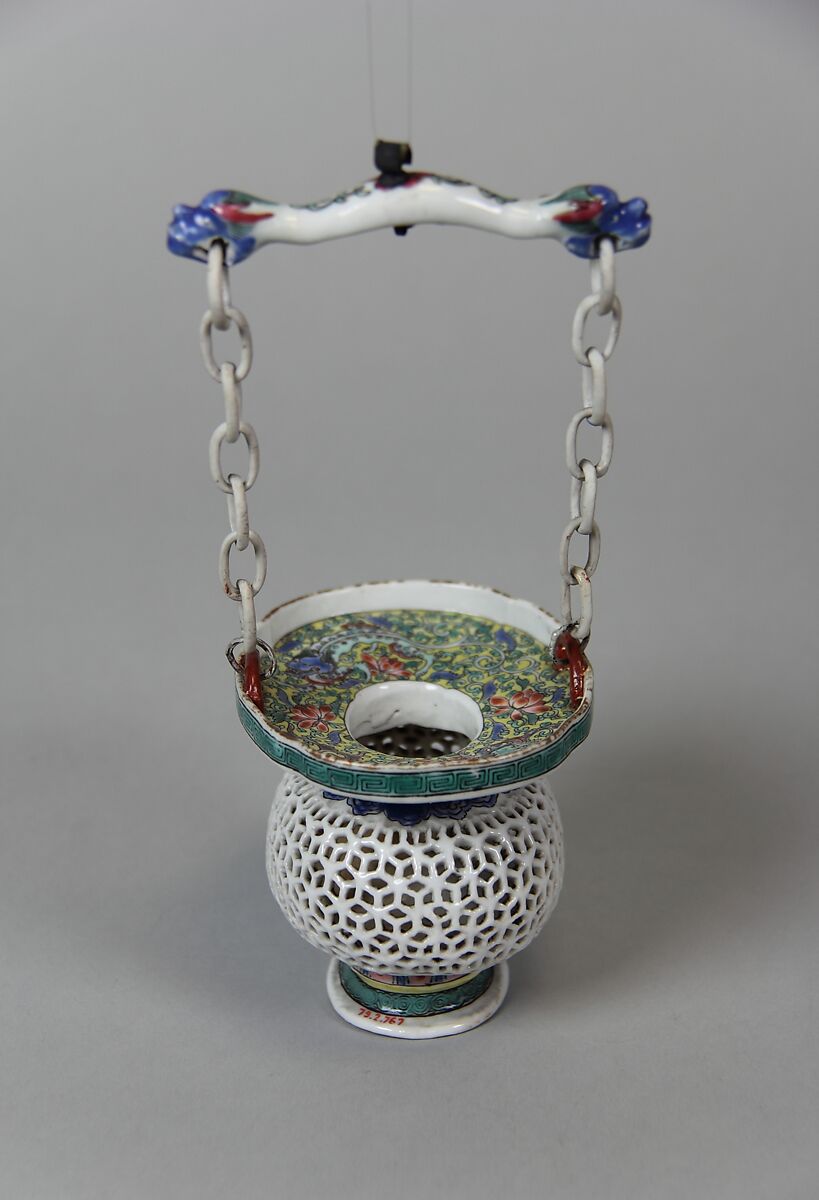 Hanging Basket, Porcelain with openwork decoration, painted in overglaze polychrome enamels, China 