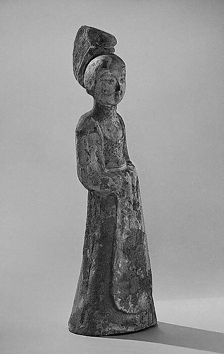 Figure of a standing lady, Earthenware with pigment, China