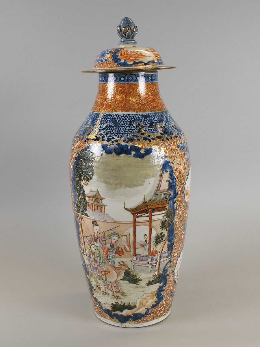 Covered Vase, Porcelain painted in overglaze polychrome enamels, China 