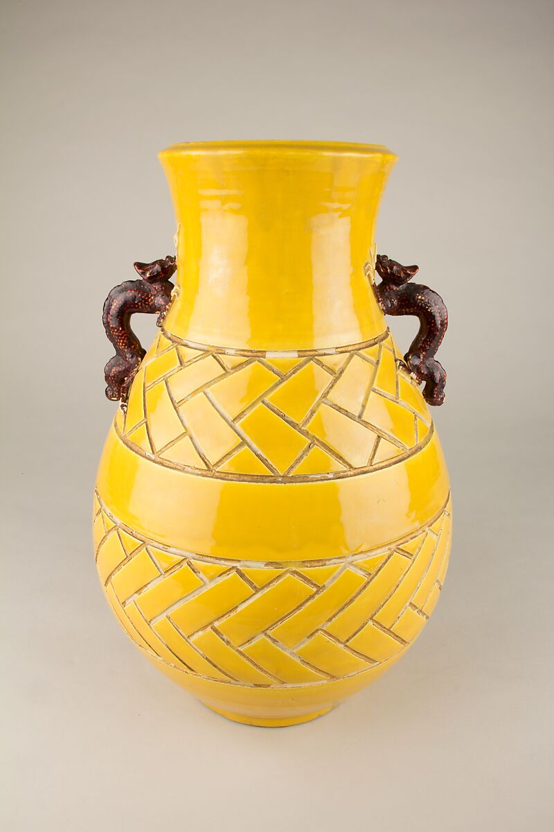 Vase with Incised Design and Salamander Handles in Kochi Style, Eiraku Hozen (Japanese, 1795–1854), Stoneware with yellow and brown glazes, incised and gilt design (Kyoto ware), Japan