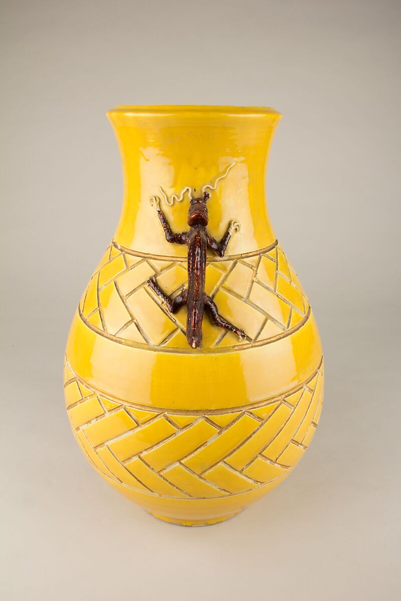 Vase with Incised Design and Salamander Handles in Kochi Style, Eiraku Hozen (Japanese, 1795–1854), Stoneware with yellow and brown glazes, incised and gilt design (Kyoto ware), Japan